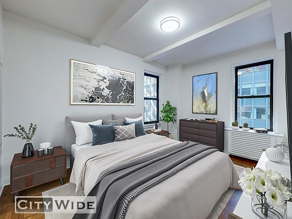 2nd image of 140 E 46th St Penthouse 4W