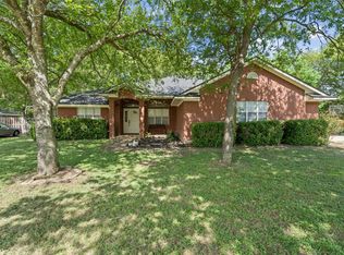 7909 N River Xing, China Spring, TX 76633 | MLS #225069 | Zillow
