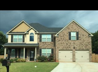 820 Summerstone Ln, Lawrenceville, GA 30044