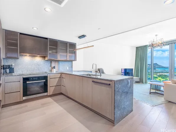 1000 Auahi St #2704, Honolulu, HI 96813