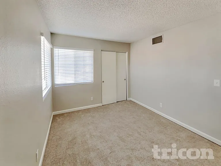 3143 Regal Oak Dr — Photo 11