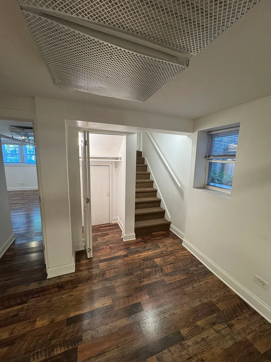 Front stair entry. - 5528 W Berteau Ave #G