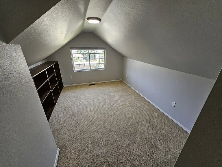Upstairs Bedroom 2
