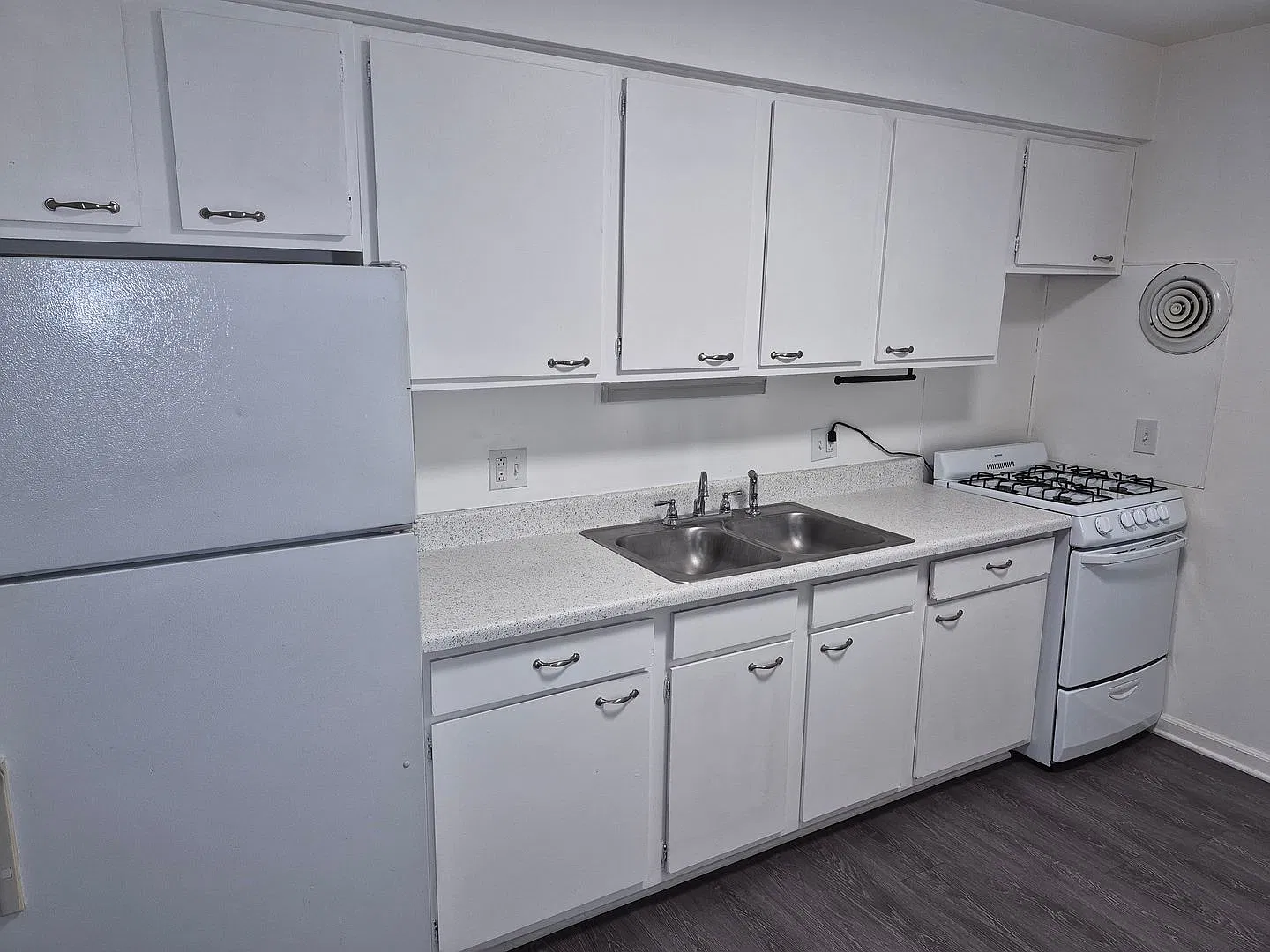 3514 Valleston Pkwy — Photo 2