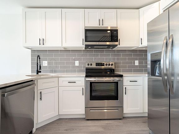 3rd image of 5809 Larchwood Ave #2