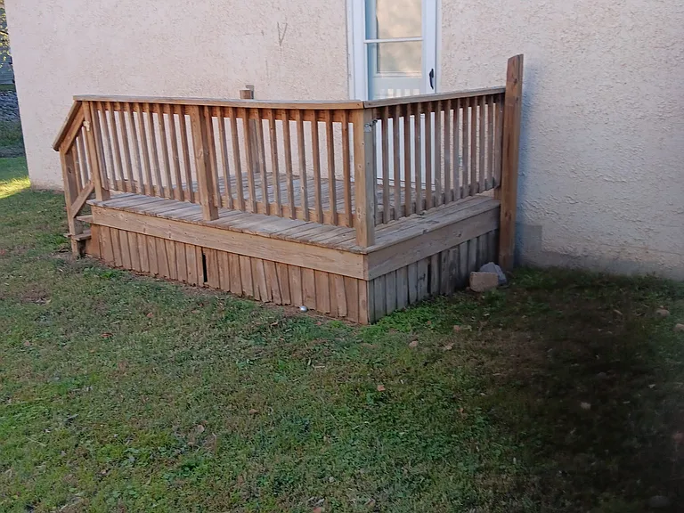 525 Charleston Ave — Photo 16