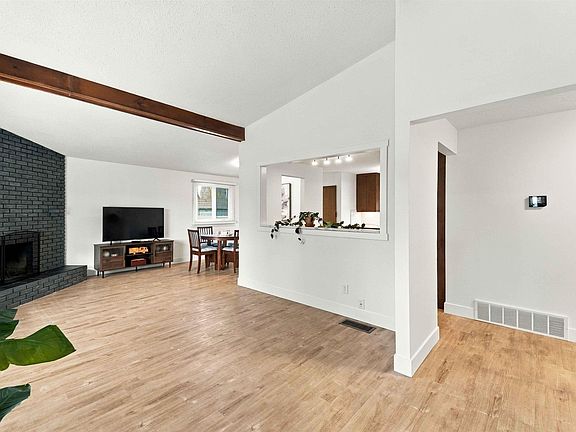 5th image of 5907 53a Ave