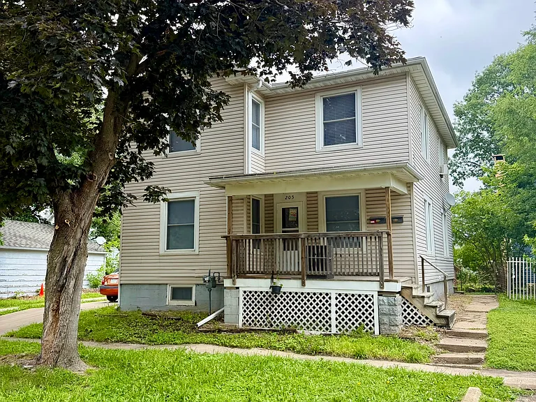 205 S 4th St #B — Photo 1