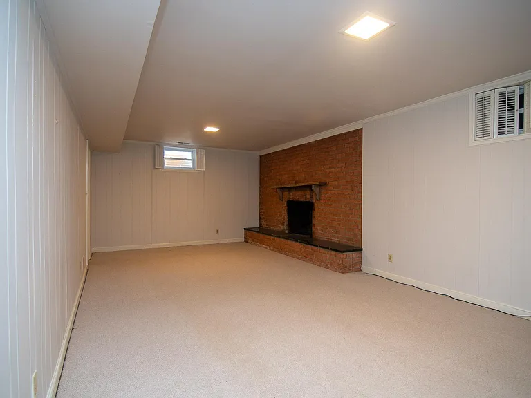 1313 Grove Rd — Photo 29
