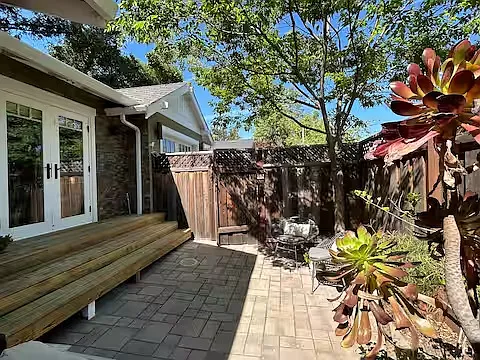 Spencer Ave — Photo 9