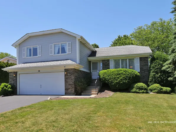 16 S Emerald Ave, Mundelein, IL 60060