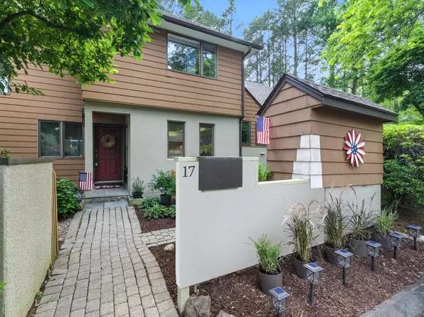 17 Font Hill Park #17, Bloomfield, CT 06002