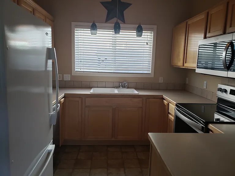 1308 S Manitou Ave — Photo 5