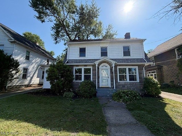 1st image of 726 N Main St