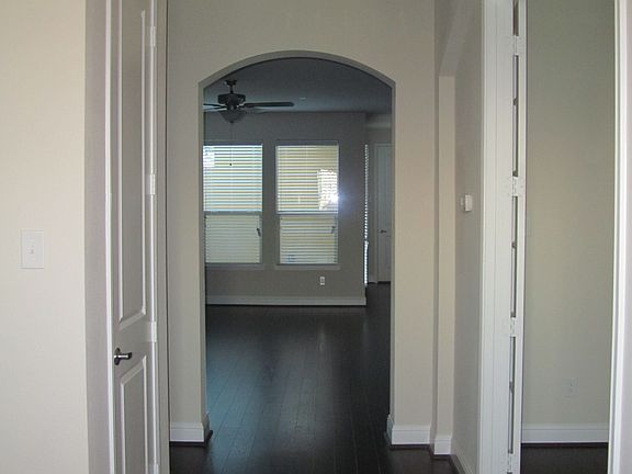 3rd image of 6904 Oeste Dr