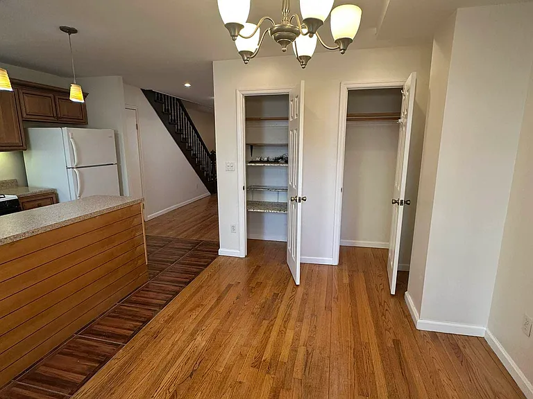 21 Vernon Ave #GARDEN-FLOOR — Photo 10