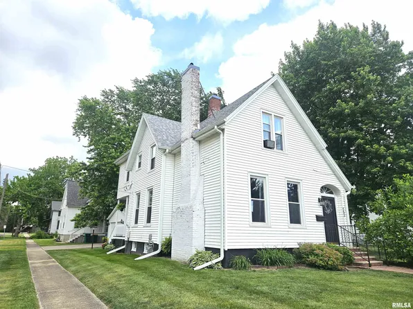 753 N Prairie St, Galesburg, IL 61401