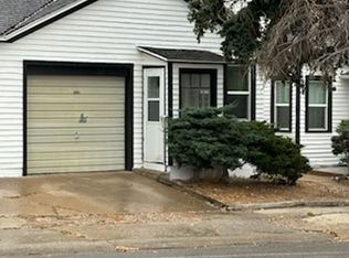 307 9th St, Rawlins, WY 82301