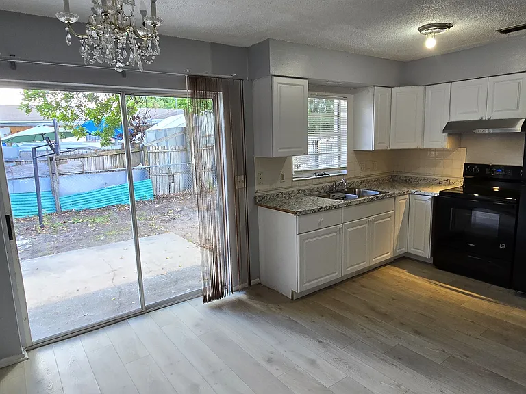 707 60th Avenue Dr W — Photo 14