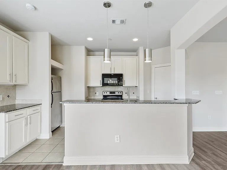 6159 Oram St #301 — Photo 8