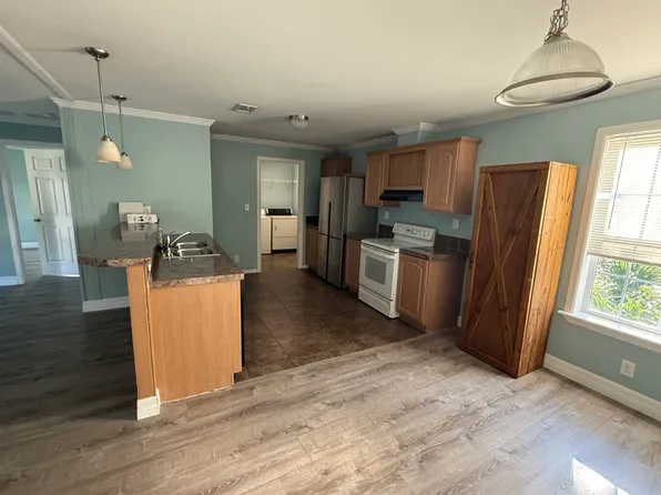 128 Park Blvd, New Smyrna Beach, FL 32168