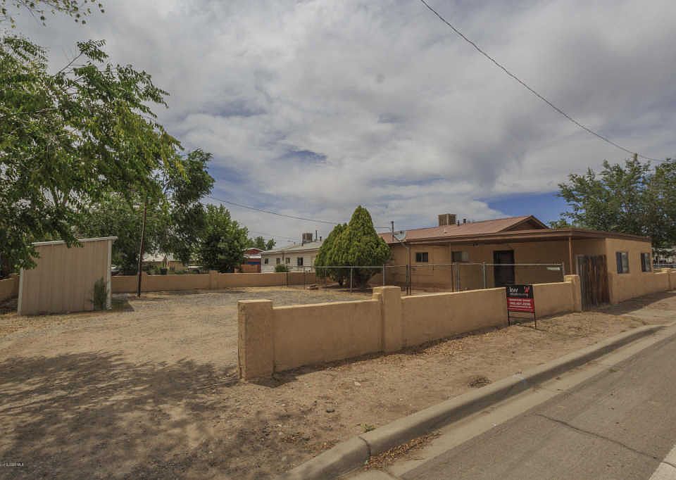1st image of 2909 E Cedar St