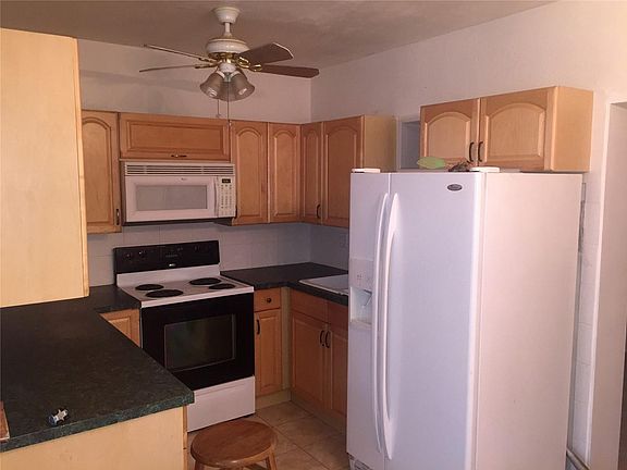 4th image of 17050 NW 40th Ave