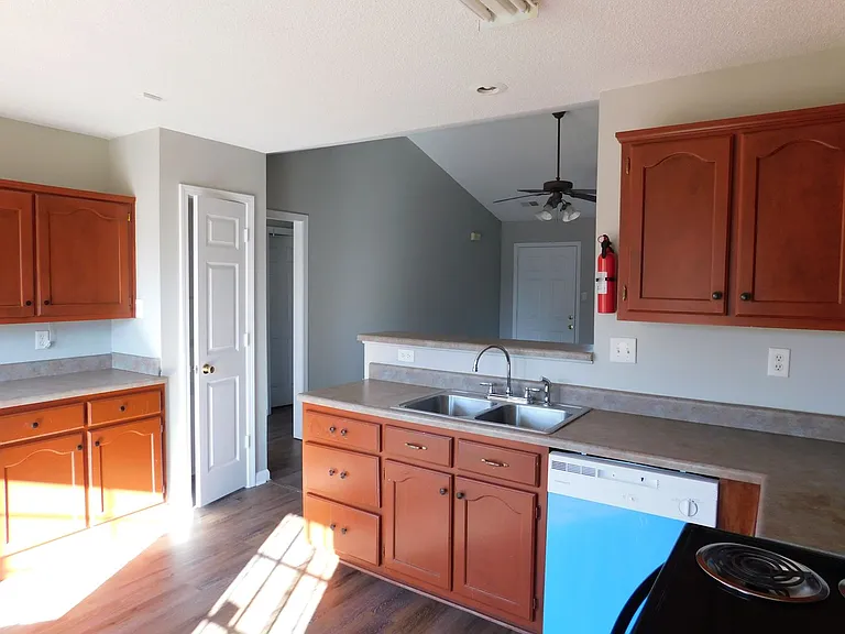 2469 Lasonya Ln — Photo 8