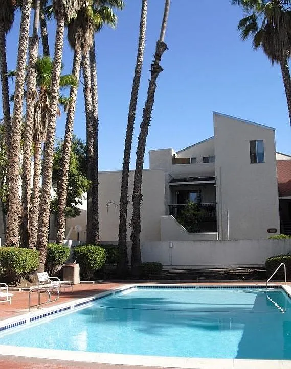 2 bed, 1.5 bath, 1066 sqft, $2,300 — Photo 1
