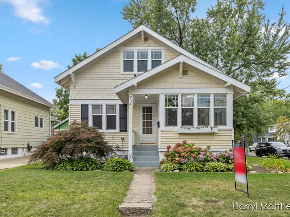 734 Graceland St NE, Grand Rapids, MI 49505