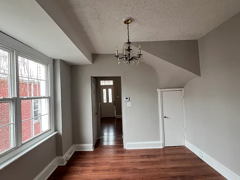 45 Todd Pl NE — Photo 2