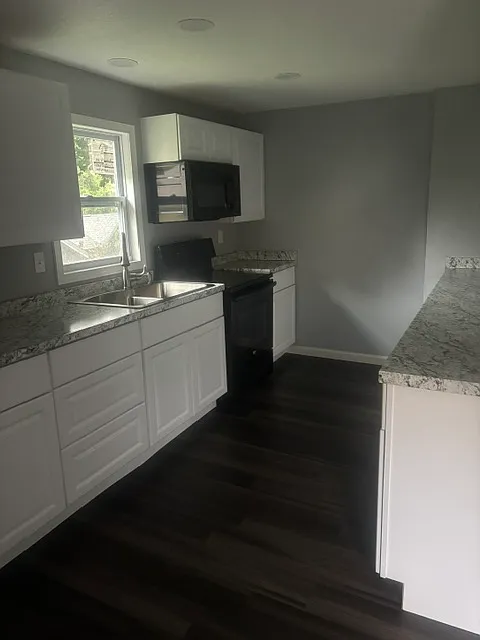 4 bed, 1.5 bath, 1374 sqft, $1,400 — Photo 3