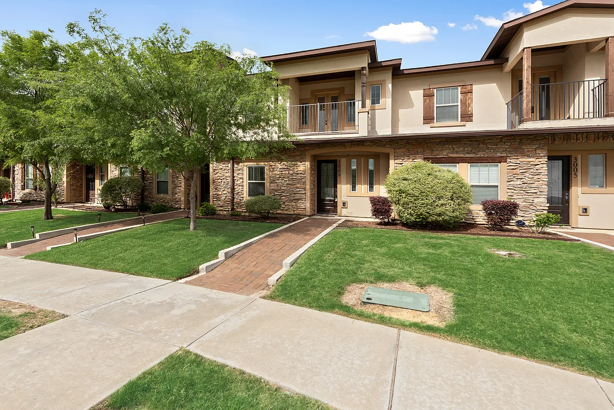 Building Photo - 3009 Solana Cir