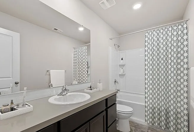 18725 Emmons Ct E — Photo 14