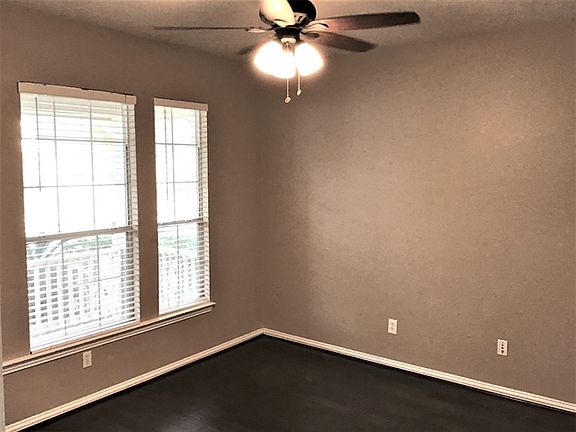 4th image of 10215 Iris Ln