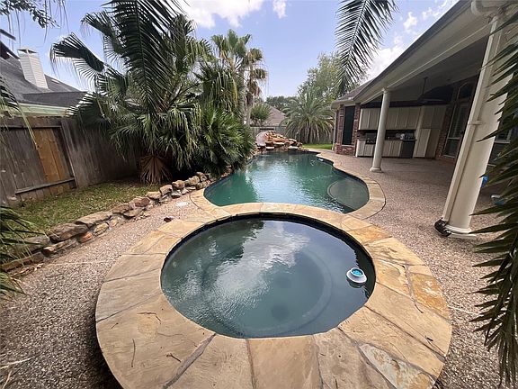 2nd image of 8322 Castle Pond Ct