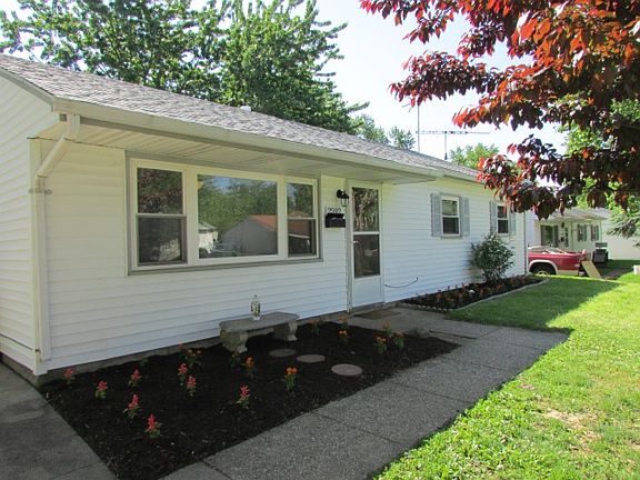 2nd image of 2592 Galewood St