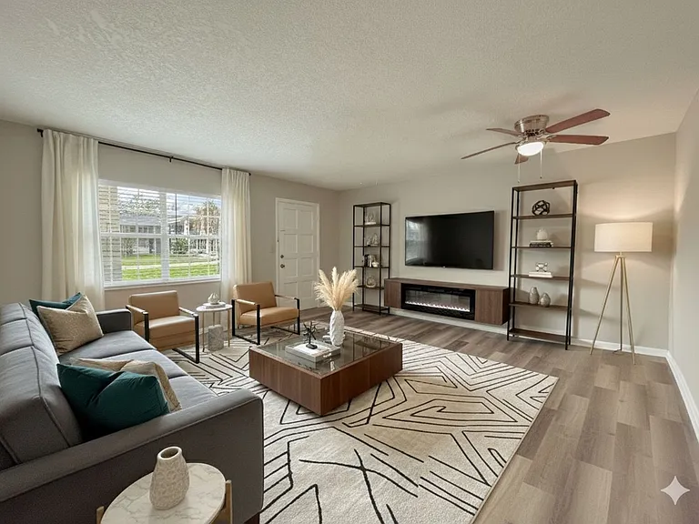 Carriage House Apts — Photo 11