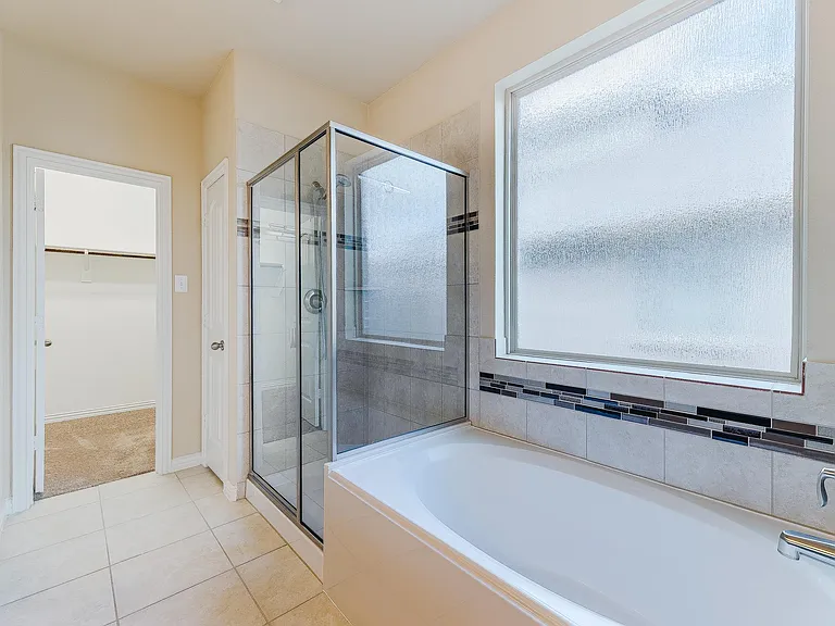 4713 Lake Cove Way — Photo 24