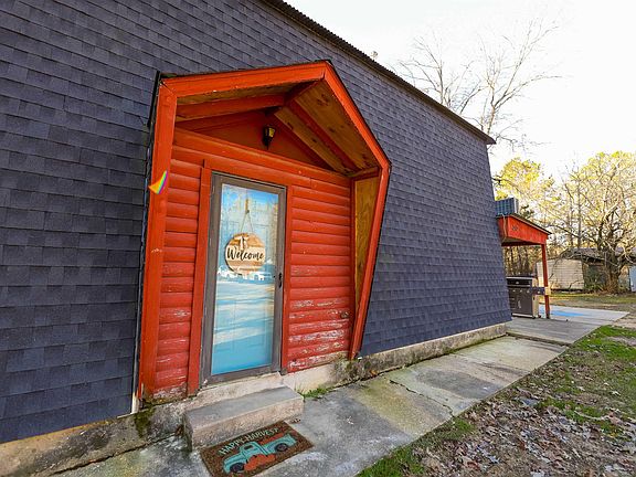 2nd image of 310 W Ouachita #210