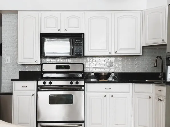 625 S Loomis St #1, Chicago, IL 60607