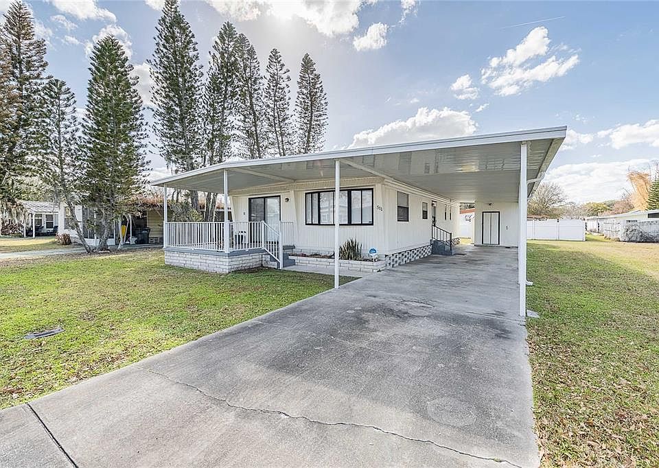 1st image of 511 LAZY LAKE DRIVE W