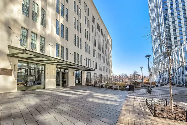 Rented by Sotheby's International Realty | media 16