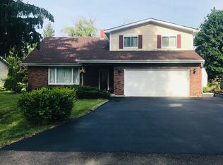 456 Magnolia Ave, Gurnee, IL 60031