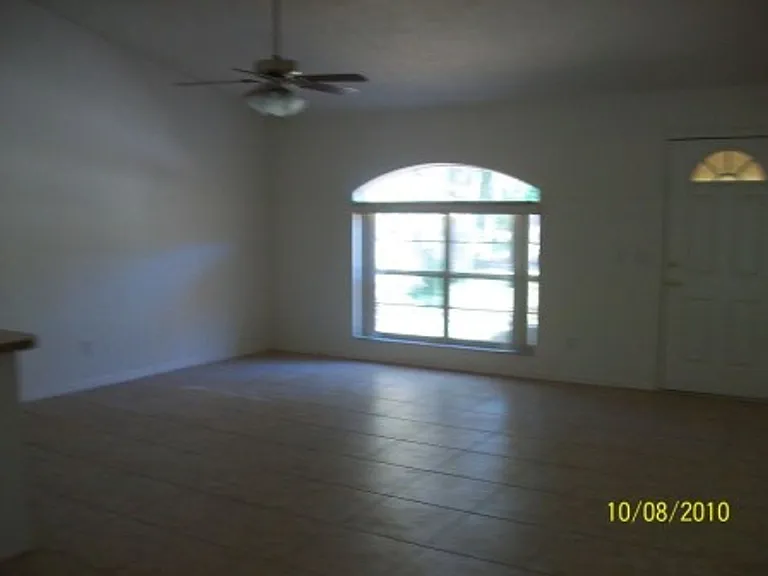 1471 E Saint James Loop — Photo 4