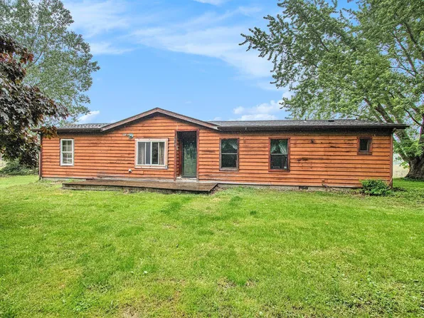 6727 Youngren Rd, Harbert, MI 49128