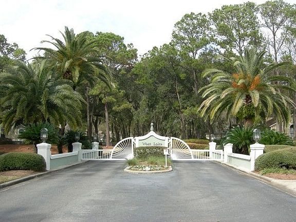 2nd image of 3 W Lake Dr