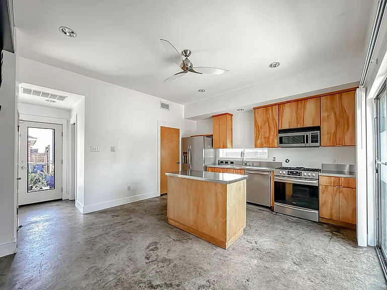 417 S Beacon St — Photo 7