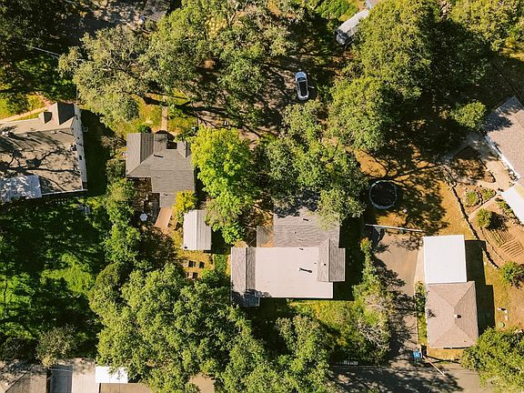 2nd image of 490 Cornish Lane