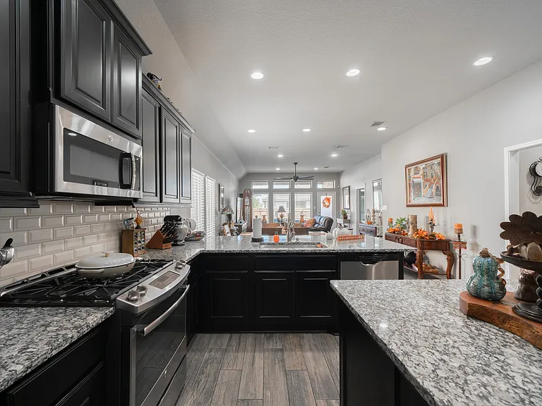 8840 Pinto Cyn — Photo 13